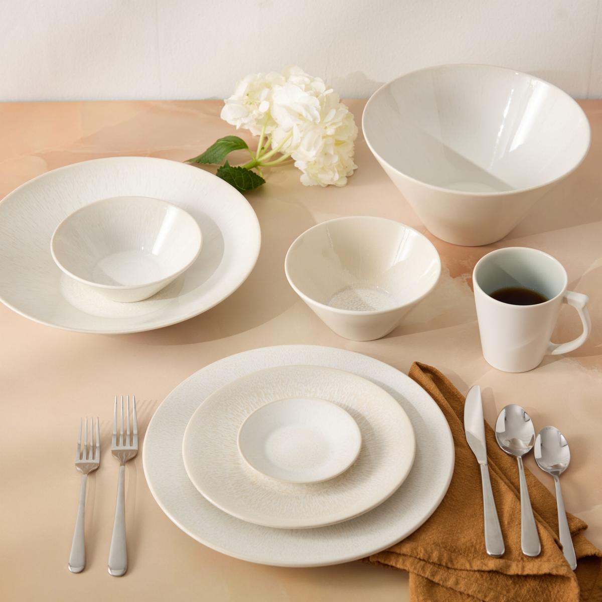 Vuelta Charger Plate - Perle