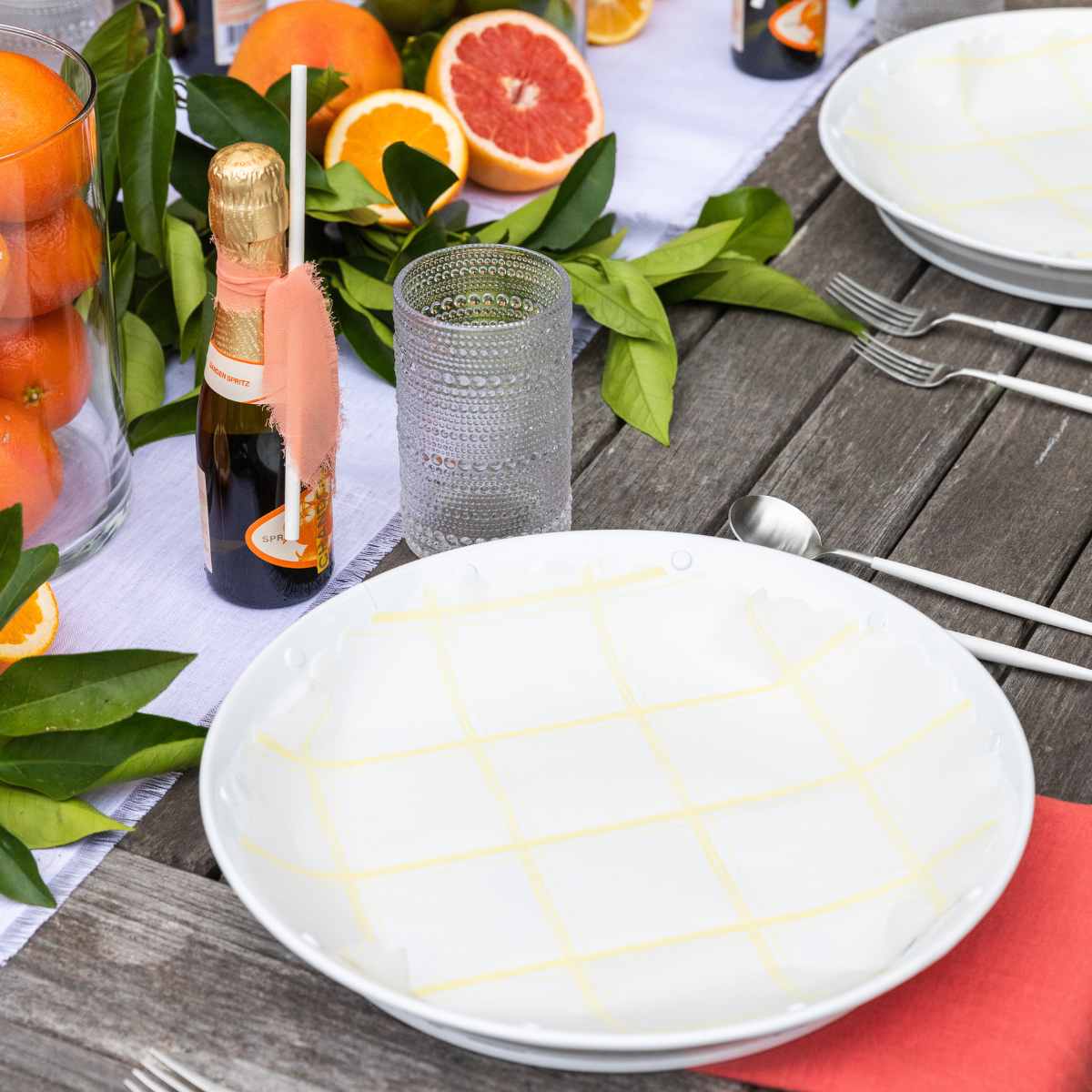 "Lemon Chiffon" flat plate liners