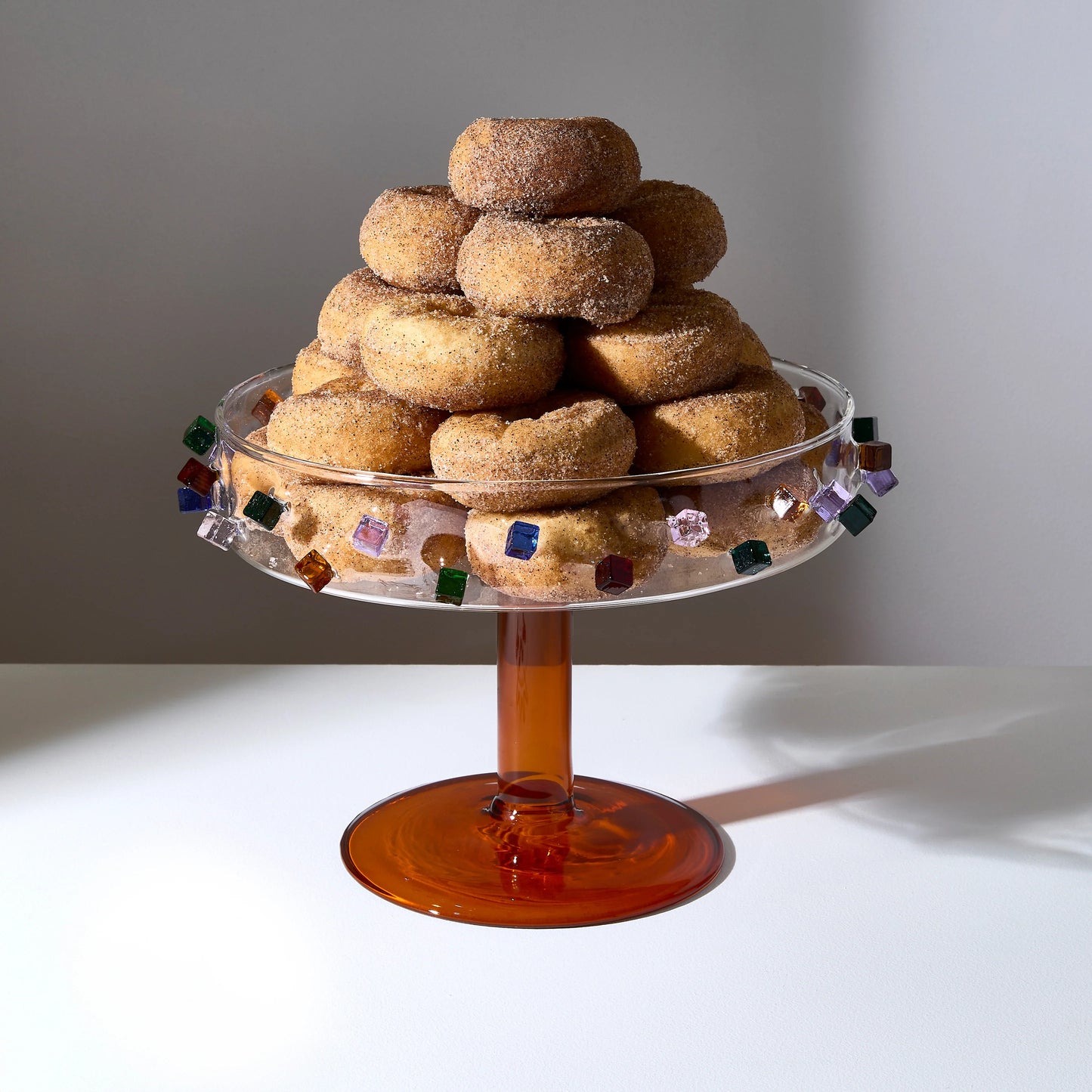 Jewel Stand dessert display crafted from delicate borosilicate glass, ideal for stacked desserts like croquembouche or tiramisu.