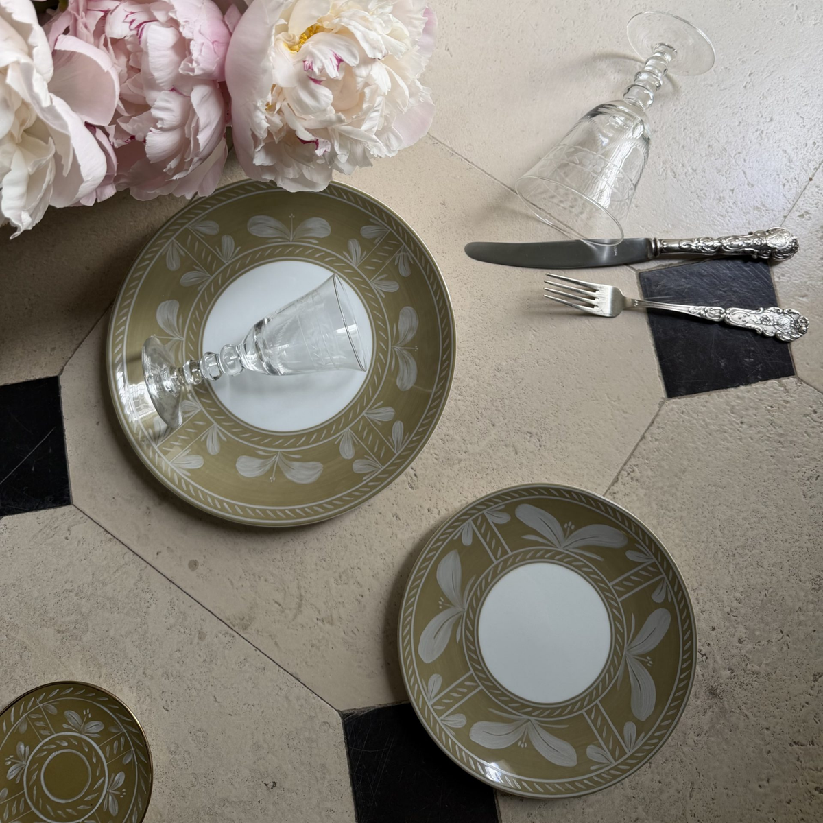 Sevilla Dessert Plate - Khaki