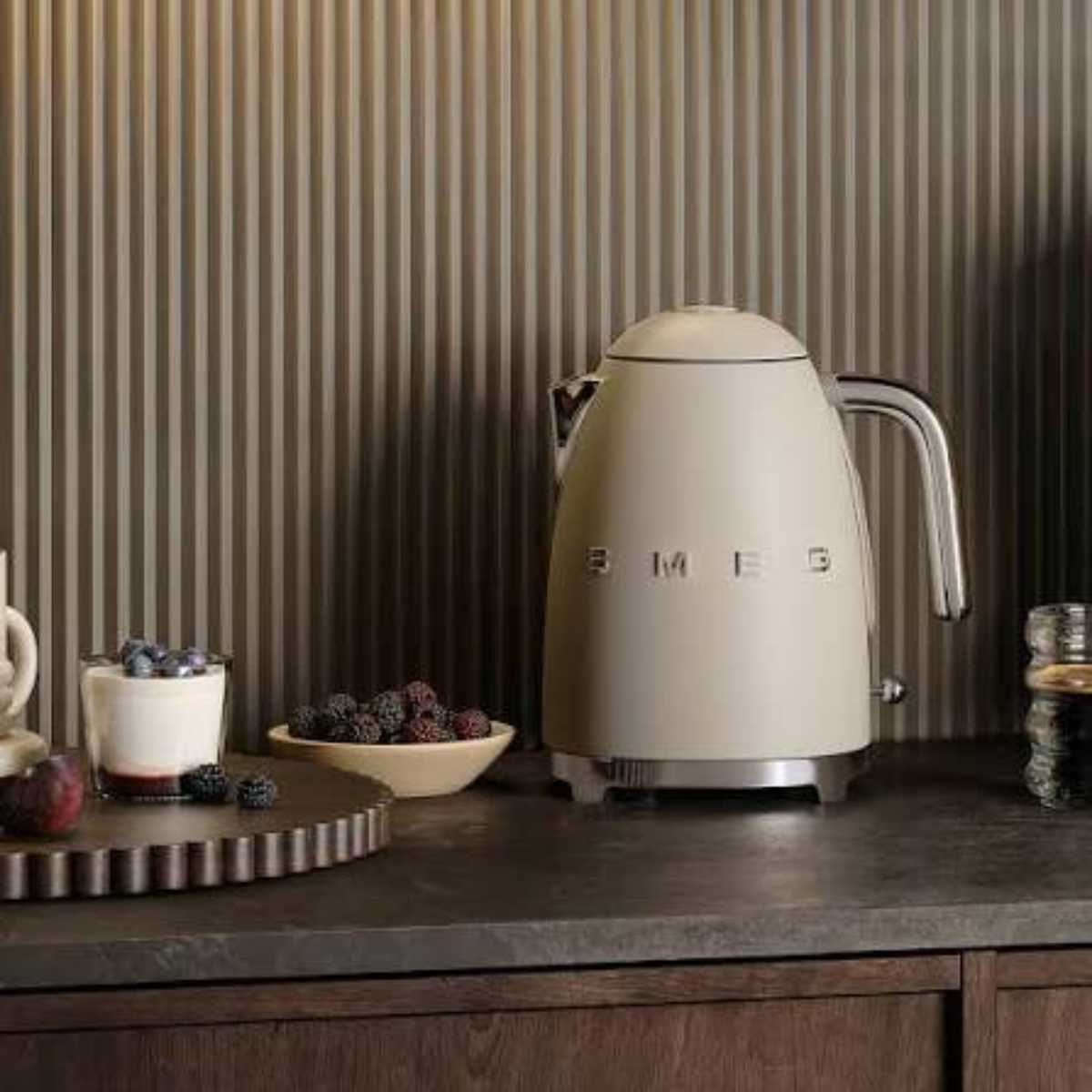 Retro-Style 7-Cup Electric Kettle - Moonlight Matte