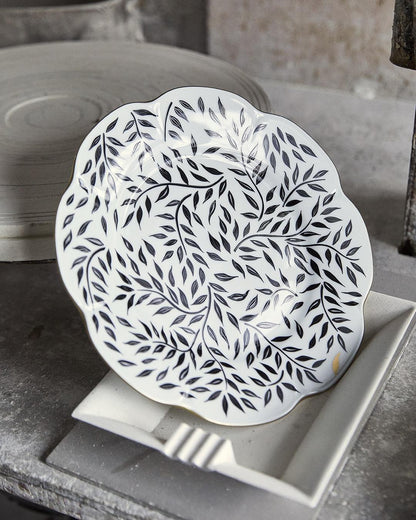 Nymphea Olivier Black Dessert Plate