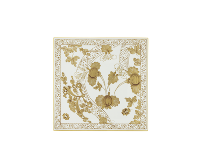 Set of 2 square porcelain placemats in Aurum from the Oriente Italiano Gold Collection, featuring a hand-painted pure gold floral motif on fine white porcelain front view