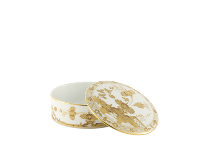 Round porcelain trinket box with a cover, 13cm (5 inches), featuring the Aurum decoration in pure gold from the Oriente Italiano Gold Collection. The box showcases a delicate hand-painted floral motif in gold on a white background.