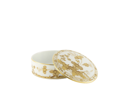 Round porcelain trinket box with a cover, 13cm (5 inches), featuring the Aurum decoration in pure gold from the Oriente Italiano Gold Collection. The box showcases a delicate hand-painted floral motif in gold on a white background.