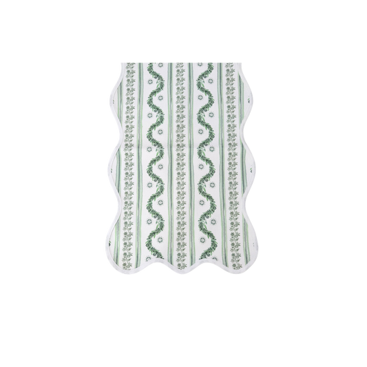 Scalloped Runner in Boxwood Sage