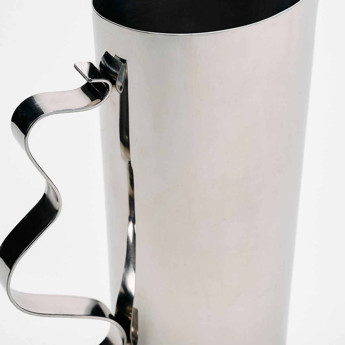 Squiggle Pitcher
