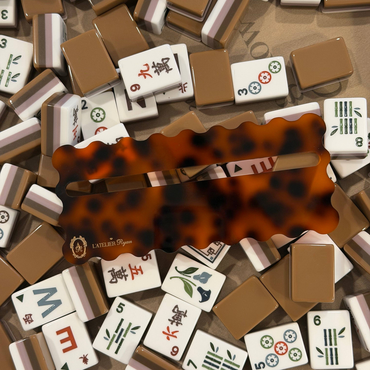 Tortoiseshell Mahjong Line Reader with Gold