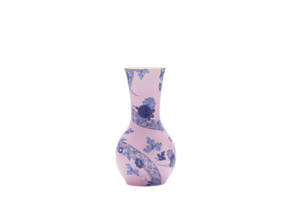 Tulipano vase in Azalea, made of fine porcelain with hand-painted gold threading from the Oriente Italiano collection. The vase features a striking blue carnation motif that contrasts beautifully with the azalea pink porcelain, creating a visually captivating design.