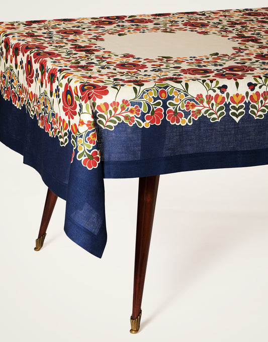 Windflower Placée Tablecloth in Bordeaux