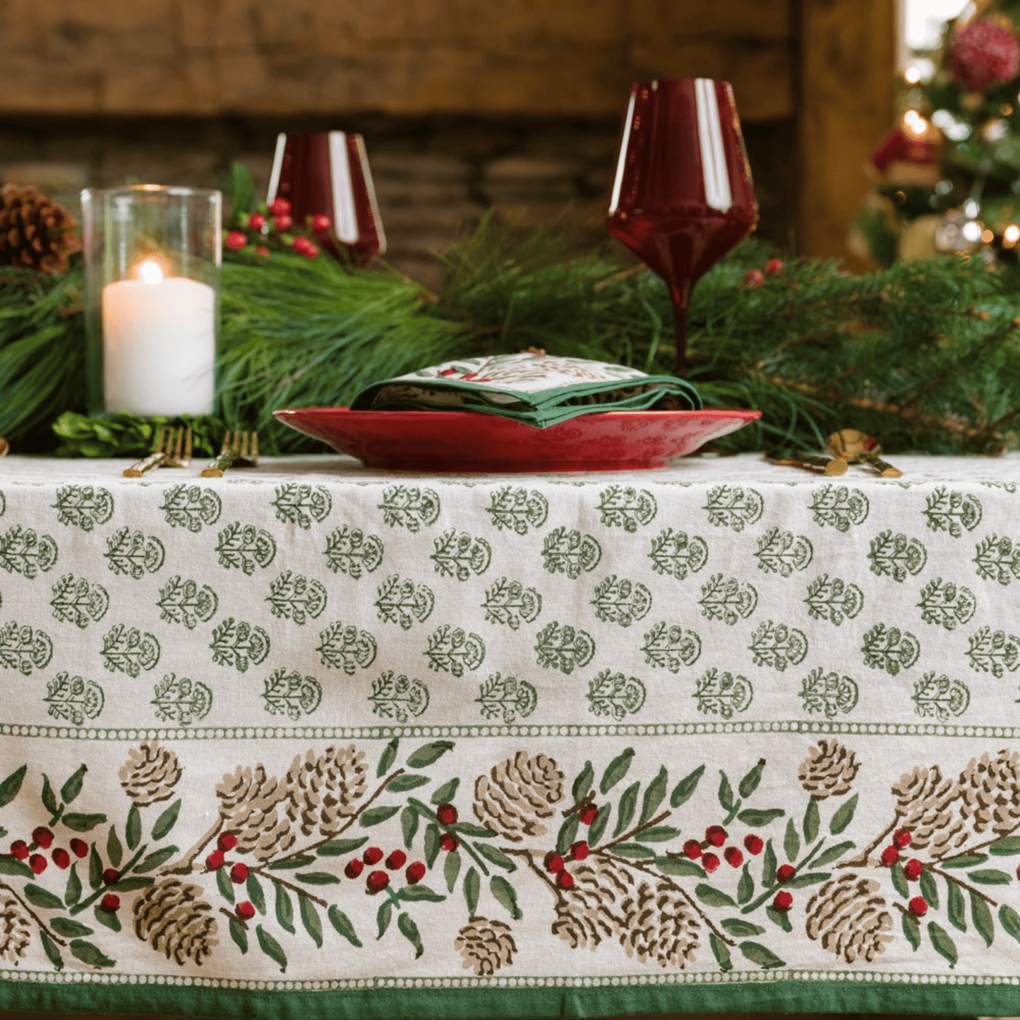 Christmas Garland Tablecloth - Hosted by Kelly Gaudreau