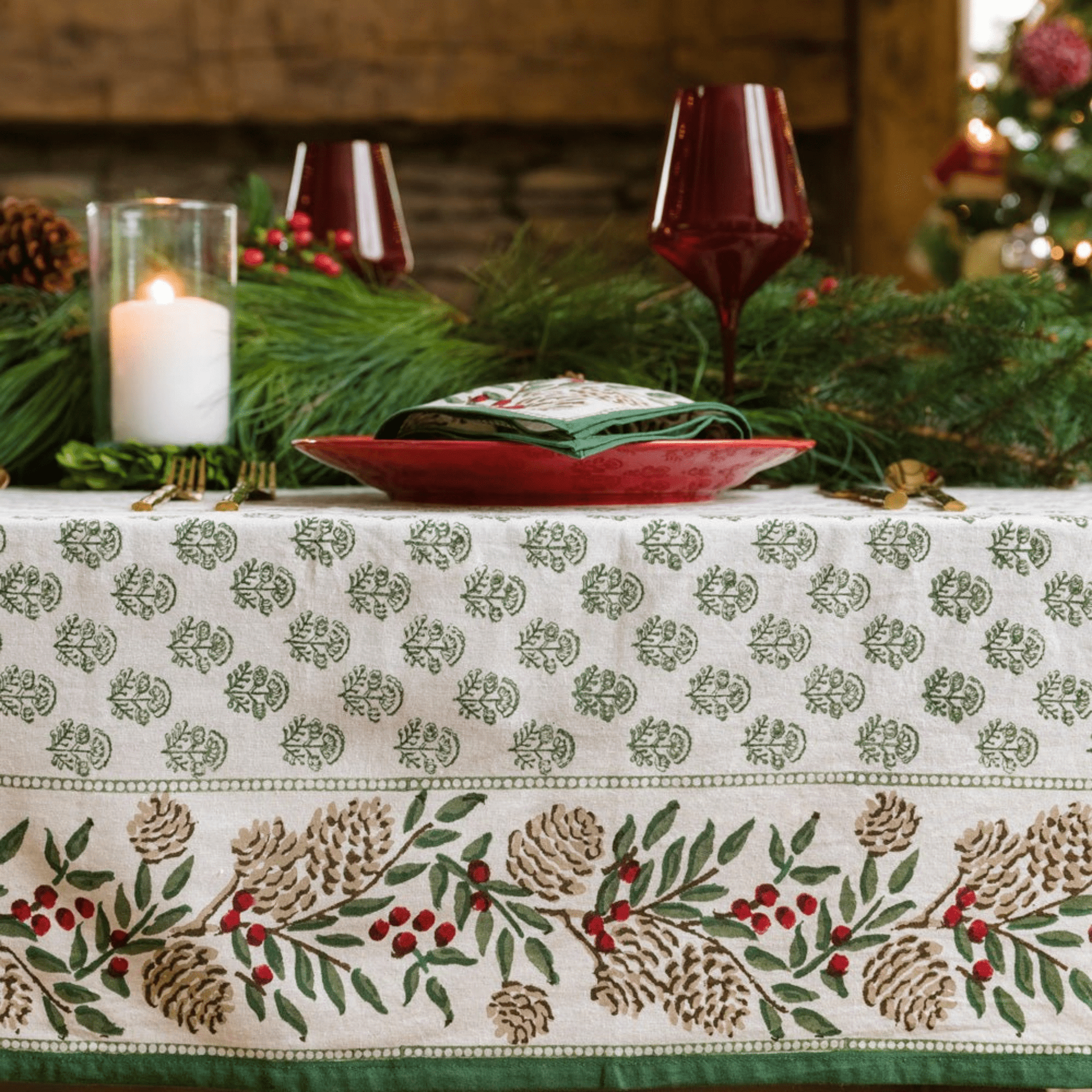 Christmas Garland Tablecloth - Hosted by Kelly Gaudreau