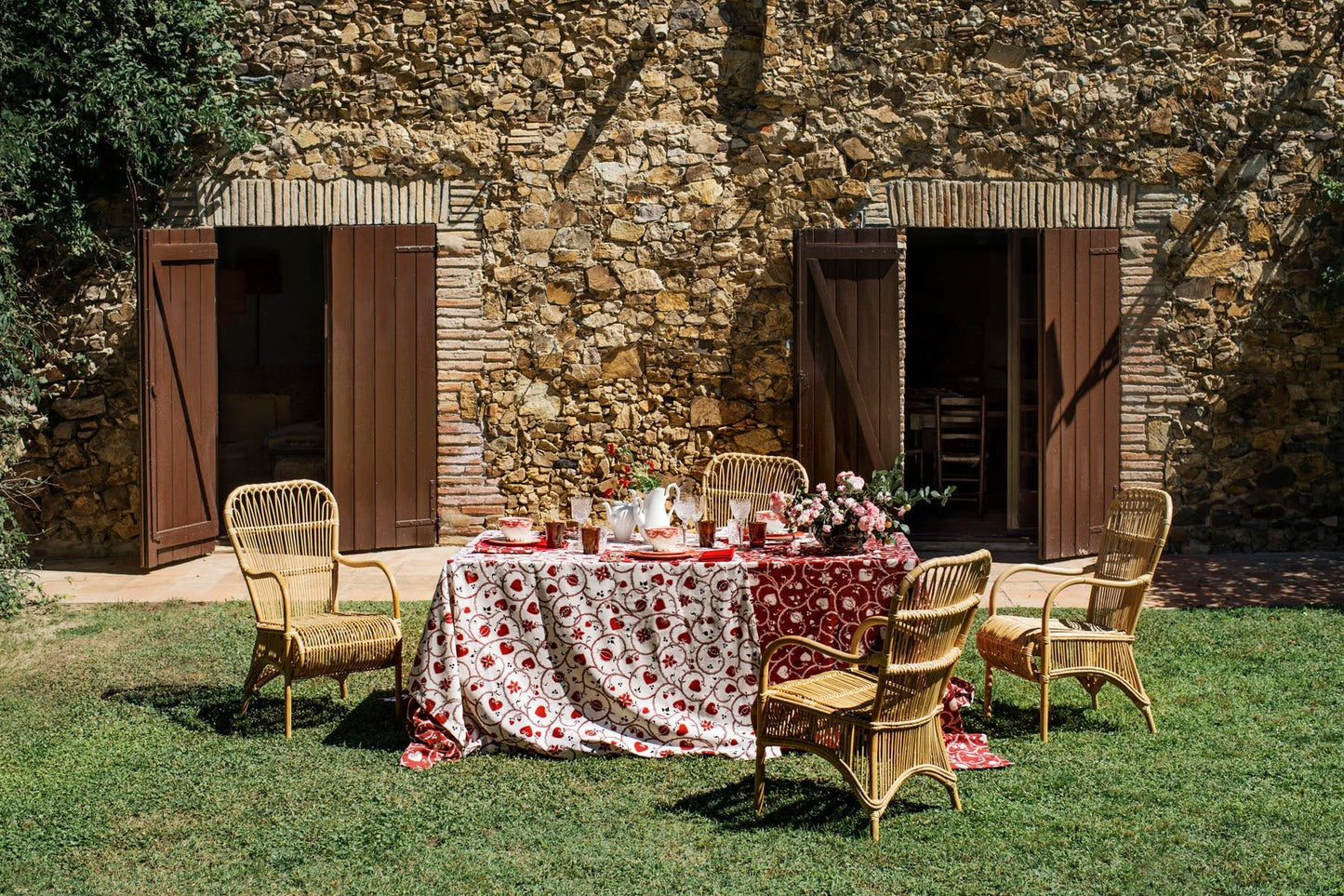 Classy Tablecloth Ecru - Hosted by Kelly Gaudreau