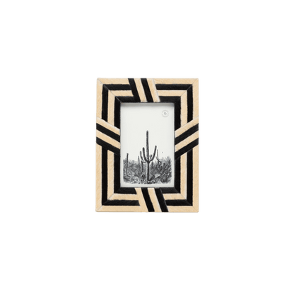 Helos Picture Frame - Hosted by Kelly Gaudreau