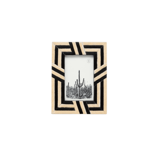 Helos Picture Frame - Hosted by Kelly Gaudreau