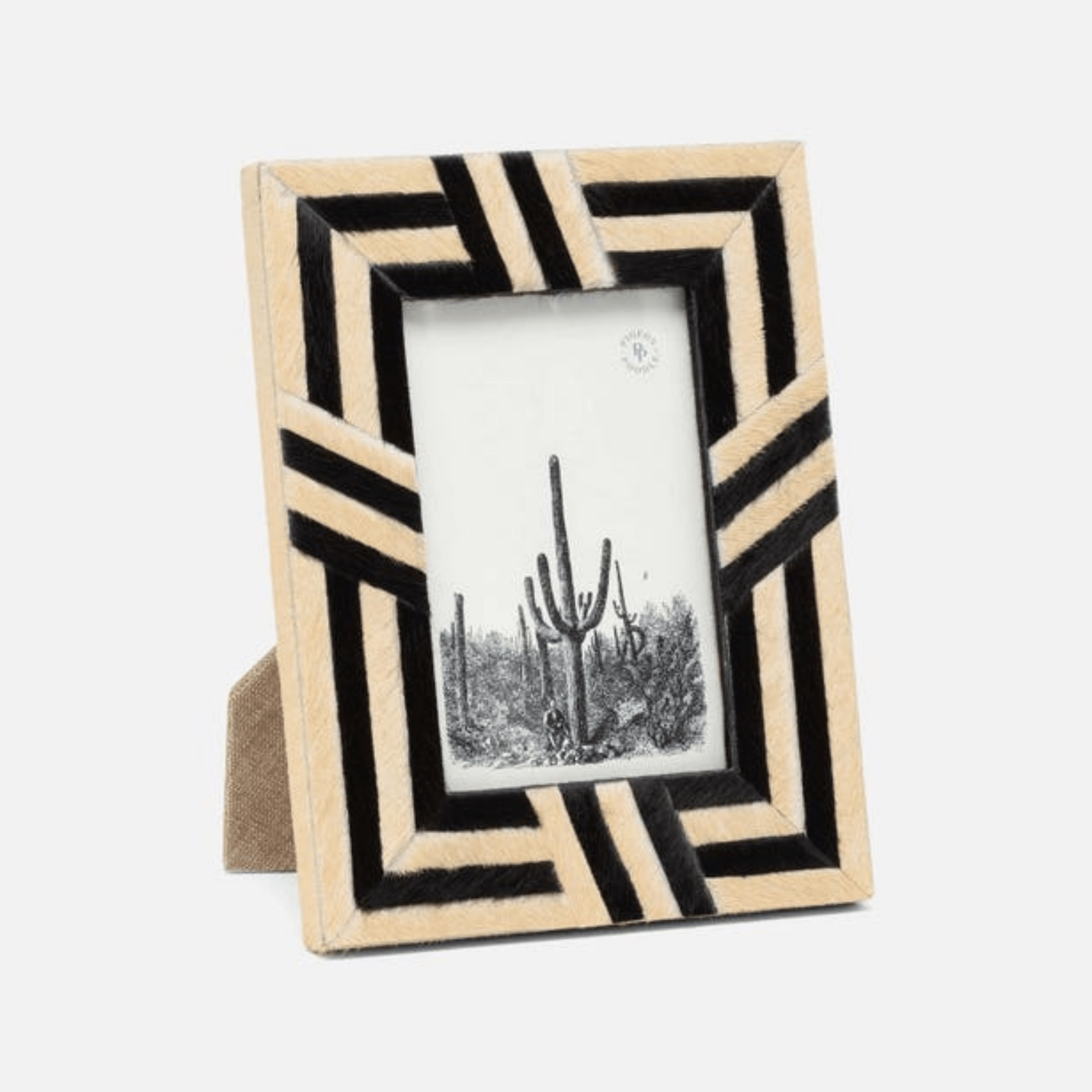 Helos Picture Frame - Hosted by Kelly Gaudreau