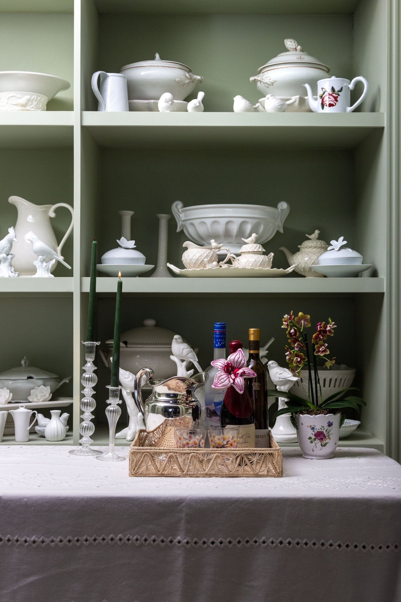 Ojete White Tablecloth - Hosted by Kelly Gaudreau