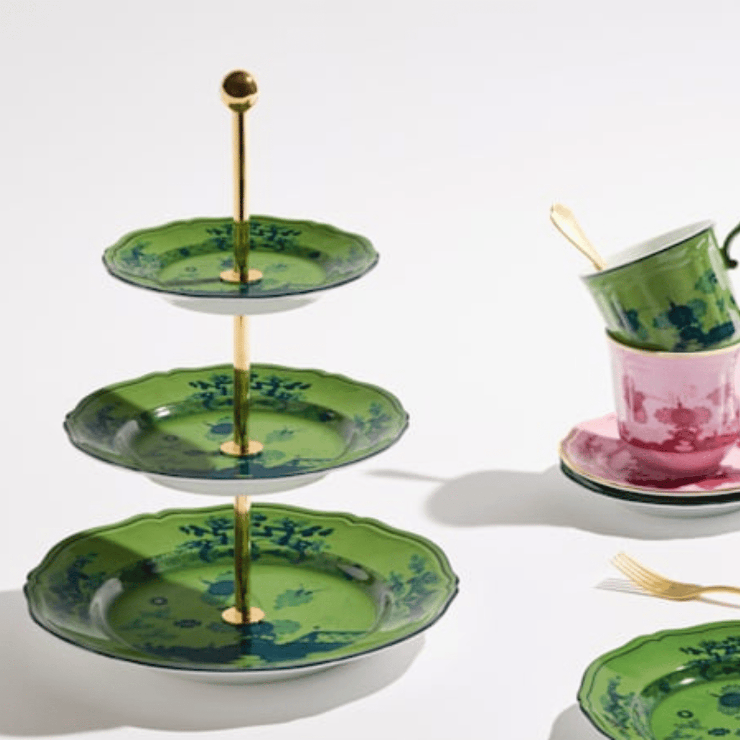 Oriente Italiano 3 - Tier Serving Stand - Hosted by Kelly Gaudreau