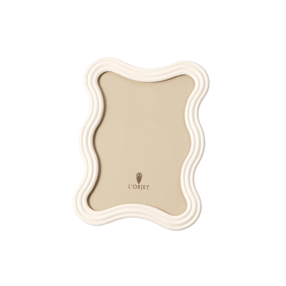 Ripple Frame in White Enamel - Hosted by Kelly Gaudreau