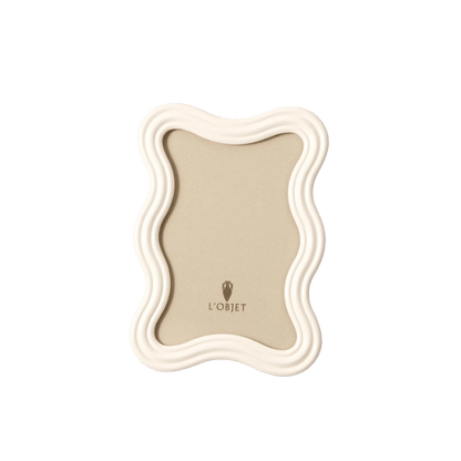 Ripple Frame in White Enamel - Hosted by Kelly Gaudreau