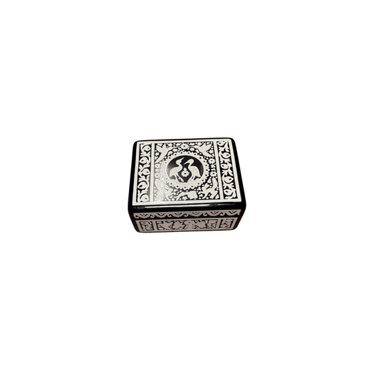 Tlamamali Style Box - White on Black - Hosted by Kelly Gaudreau