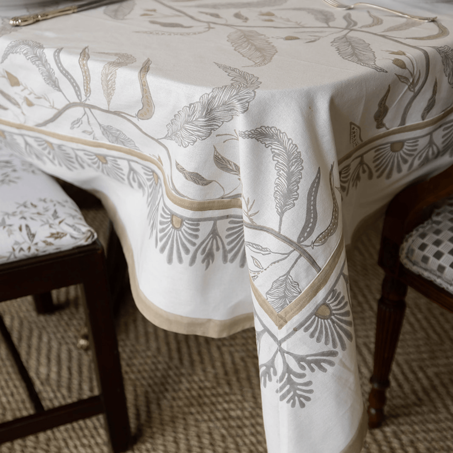 Tuileries Tablecloth - Hosted by Kelly Gaudreau