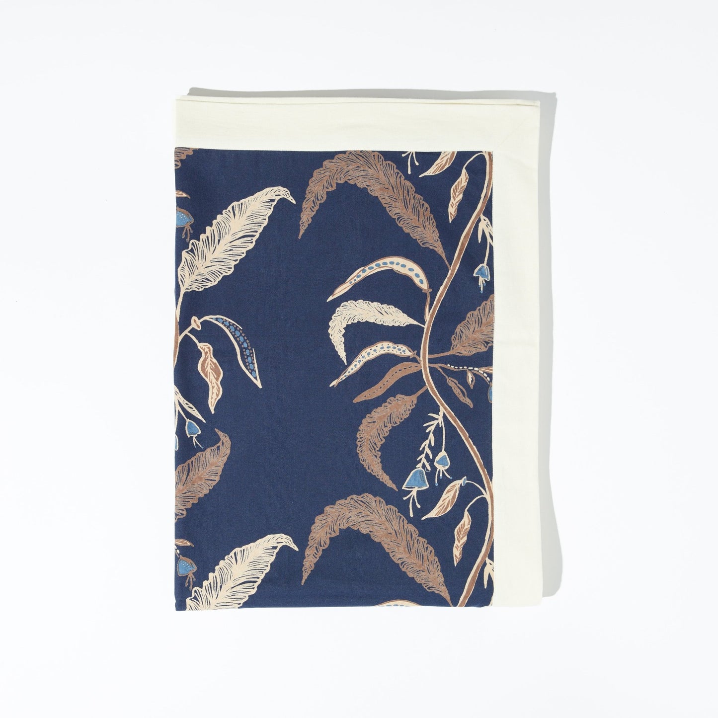 Tulleries Woodsy Tablecloth - Hosted by Kelly Gaudreau