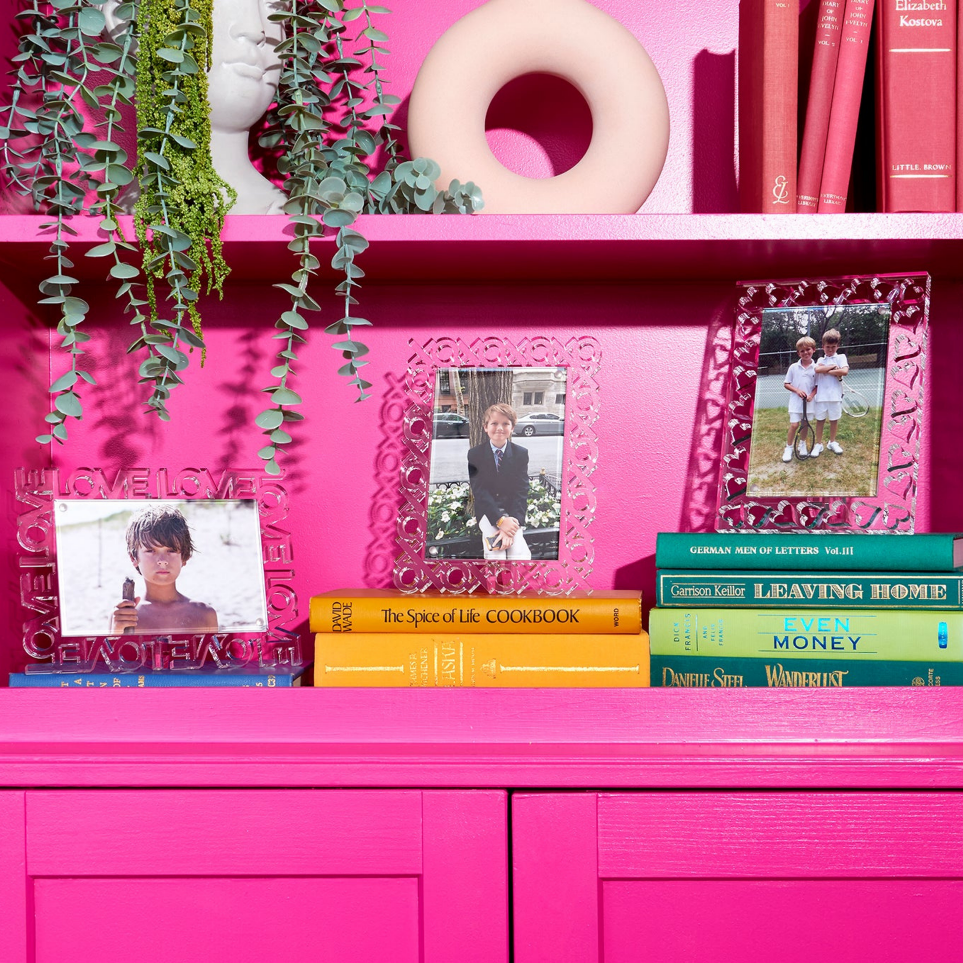 Word Frame - XOXO - Hosted by Kelly Gaudreau
